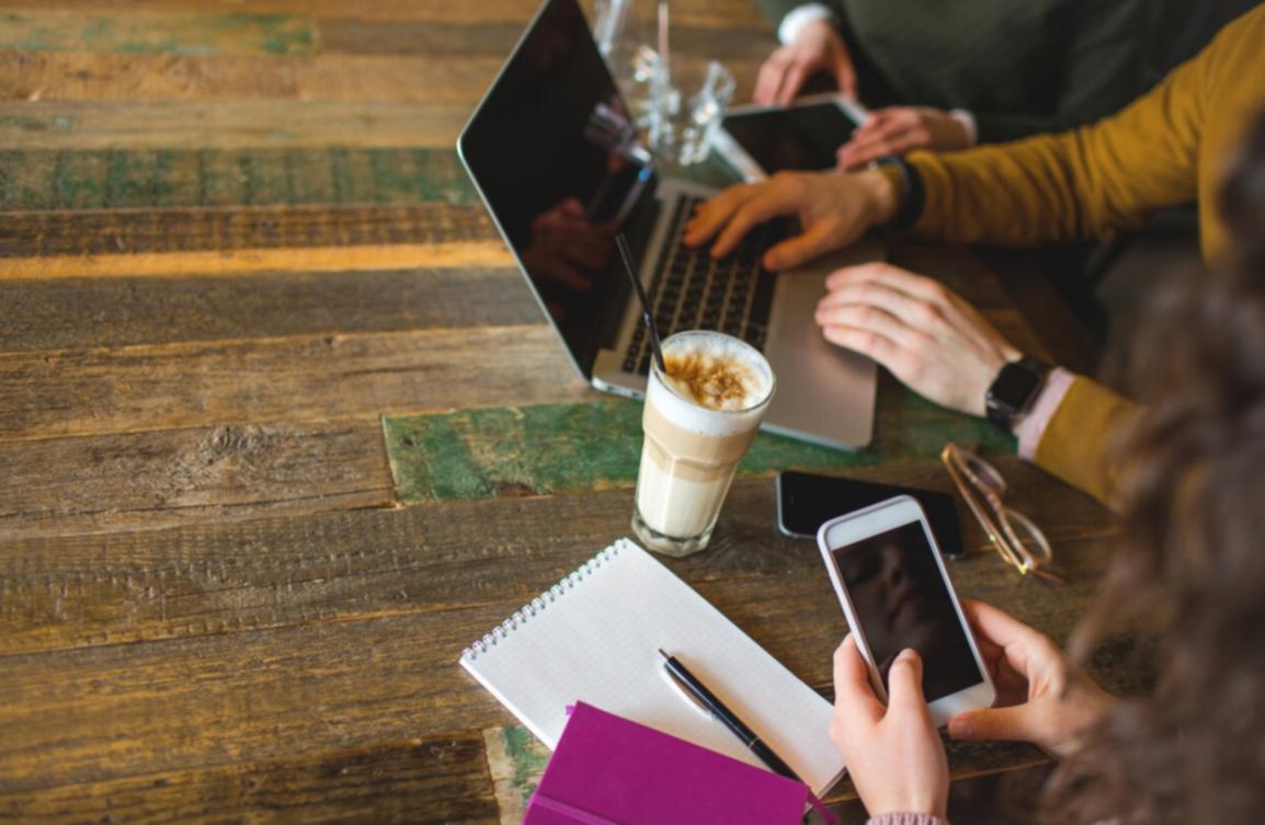 Equipo dedicado a transformar el aprendizaje en línea